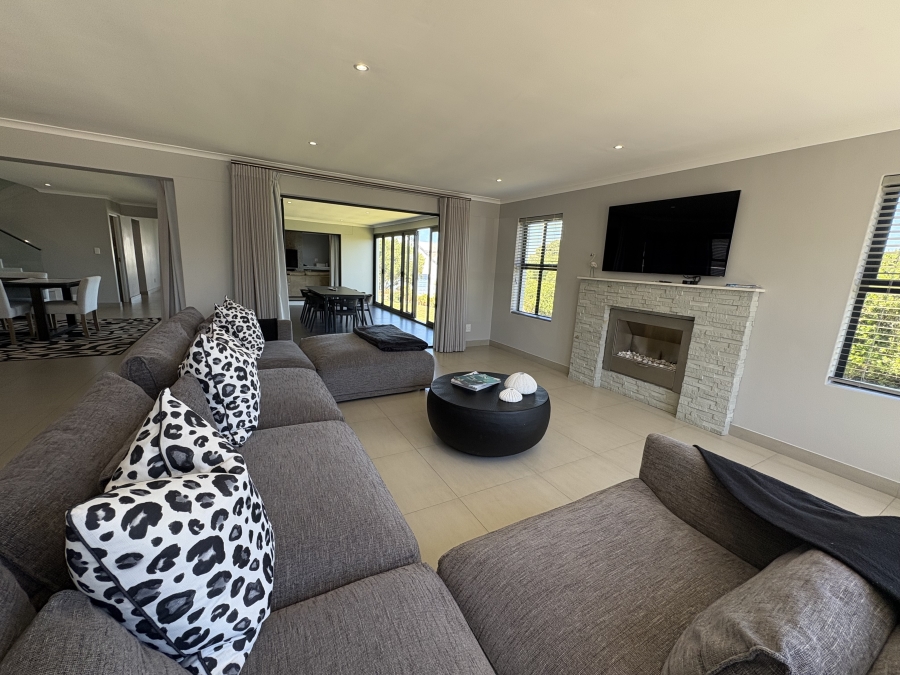 4 Bedroom Property for Sale in Grotto Bay Western Cape